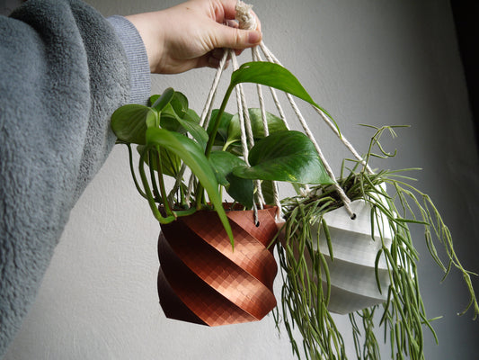 Hanging Twist Plant Pot