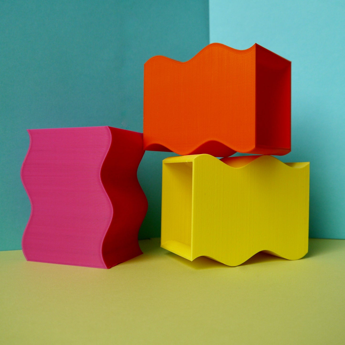 Wiggle Curve Pen Pot