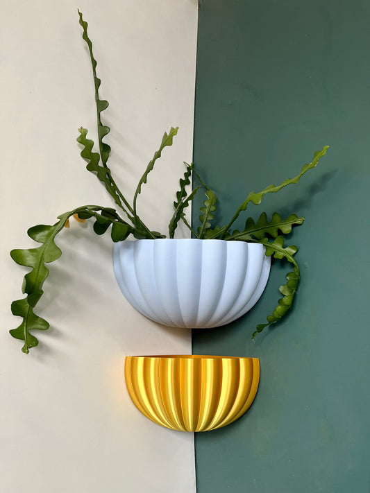 Corner Wall Mounted Plant Pot Fluted Shell Pattern